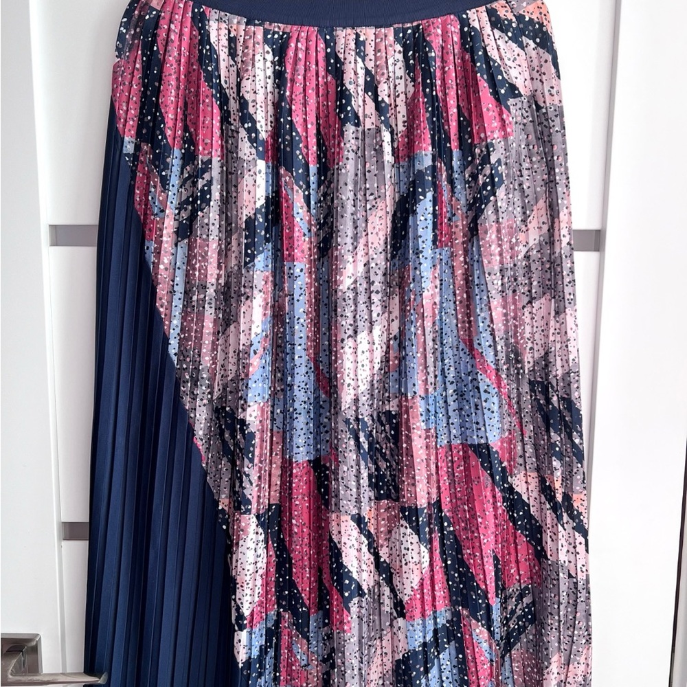 Chic Abstract Pleated Midi Skirt